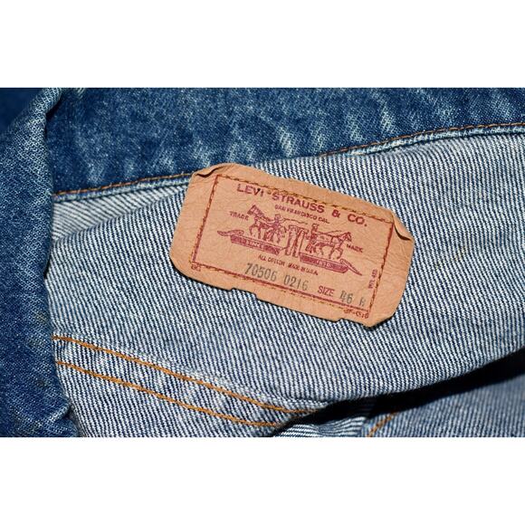 LEVI'S Trucker Blue Denim Jacket 70506-0216 USA Red Tab Size 46R - Picture 10 of 10